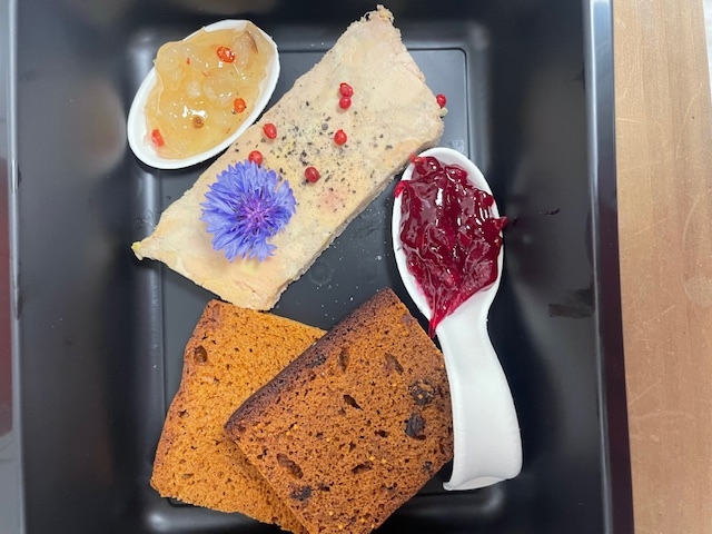 Photo de Entrée "foie gras maison, fleur de sel et son confit"