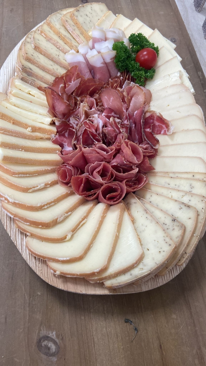 Photo de Plateau fromage raclette - salaisons